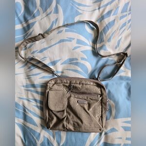 Baggallini Khaki Beige Cross Body Bag With Multiple Compartments
